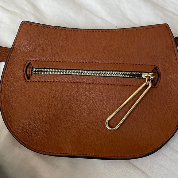 Danielle Nicole Trish Brown Faux Leather Belt Bag Fanny pack - Picture 4 of 12